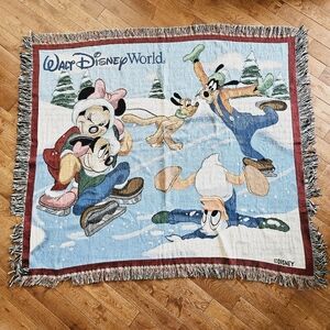 DISNEY | Walt Disney World Mickey Minnie Goofy Donald Pluto tapestry blanket